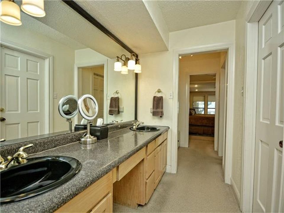 Ladera Norte — Bathroom before