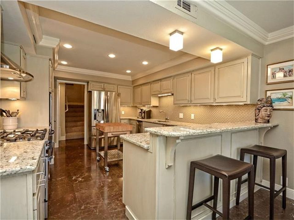 Ladera Norte — Kitchen before