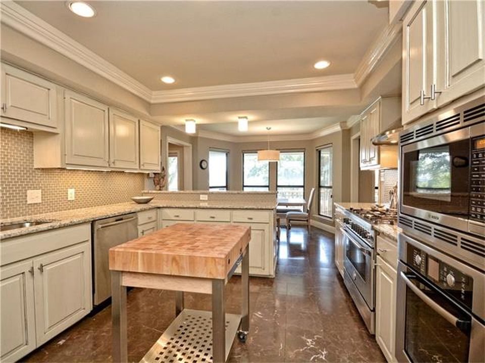 Ladera Norte — Kitchen before