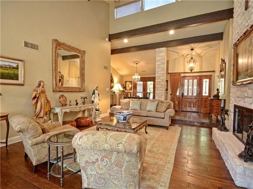 Ladera Norte — Living area before