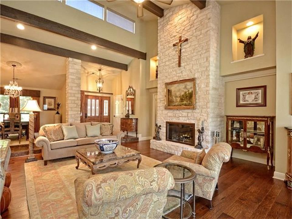Ladera Norte — Living area before
